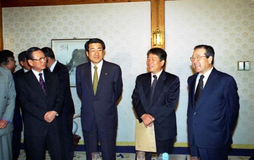 김종필 국무총리 국정좌담회 주재 이미지