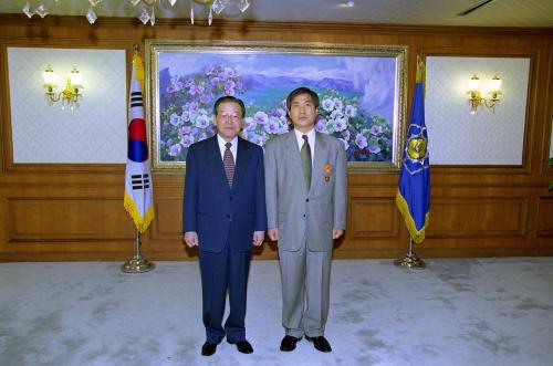 김종필 국무총리 정부업무 심사평가 유공자 포상 이미지