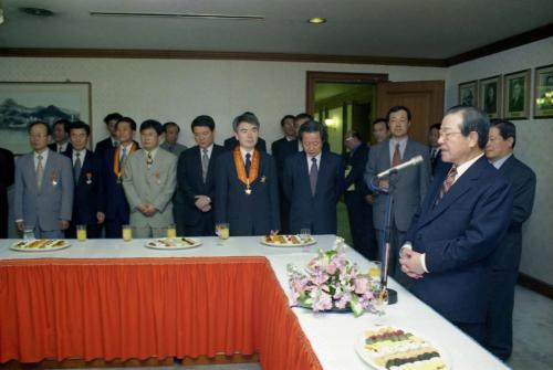 김종필 국무총리 규제개혁추진 유공자 포상 이미지