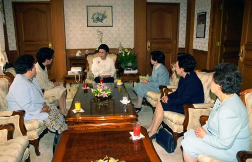 김종필 국무총리 부인 박영옥 여사 자민련 의원 부인 초청 오찬 이미지