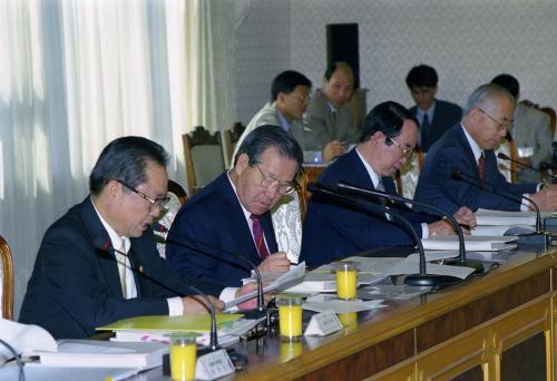 김종필 국무총리 환경보전위원회 회의 참석 이미지