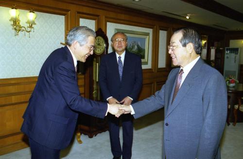 김종필 국무총리 일본 국제교류기금 이사장 접견 이미지