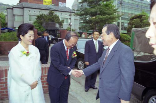 김종필 국무총리 오효진 공보실장 사진전 개막식 및 출판기념회 참석 이미지