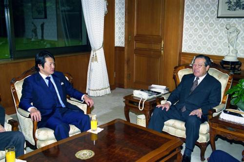 김종필 국무총리 일본 농수산부 장관과 조찬 이미지