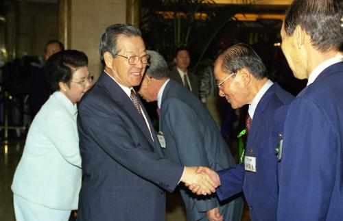 김종필 국무총리 육군사관학교 8기생 임관 50주년 기념 정기총회, 오찬 이미지