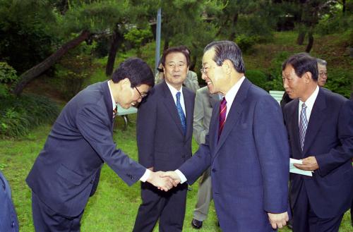 김종필 국무총리 언론중재위원과 만찬 이미지