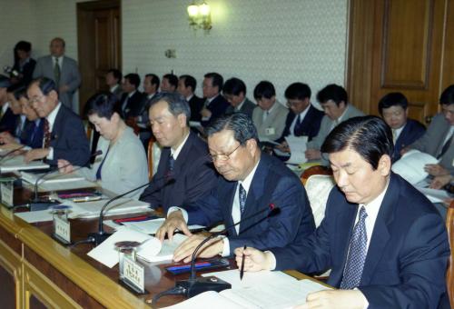 김종필 국무총리 규제개혁추진위원회의 주재 이미지