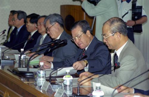 김종필 국무총리 정책평가위원회 합동보고회 주재 이미지