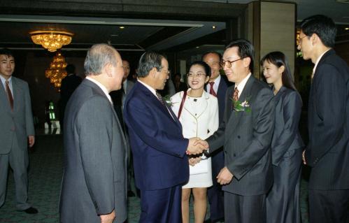 김종필 국무총리 중국 건국 50주년 경축 리셉션 참석 이미지