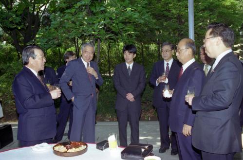 김종필 국무총리 일본 참의원 방한단과 오찬 이미지