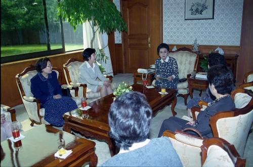 김종필 국무총리 부인 박영옥 여사 명예총무특보 부인 초청 오찬 이미지