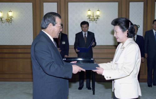 김종필 국무총리 규제개혁위원회 신수연 위원 위촉장 수여식 이미지