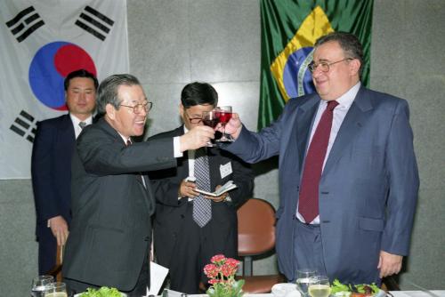 김종필 국무총리 한ㆍ브라질 의원 친선협회 주최 오찬 이미지