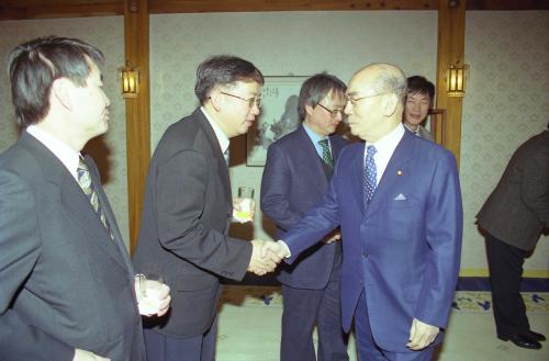 박태준 국무총리 종합지 정치부장 오찬, 기념촬영 이미지