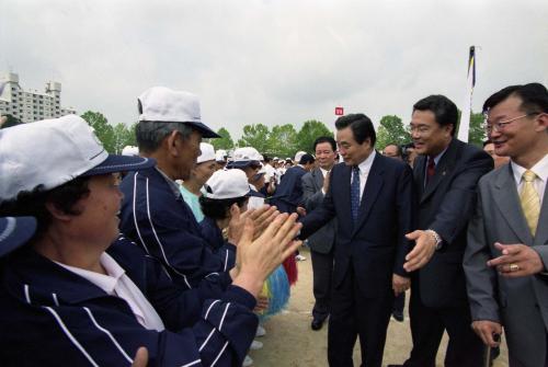 이한동 국무총리 제6회 충청남도 장애인 체육대회 참관 이미지