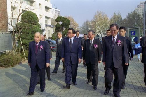 이한동 국무총리 제1회 전국 초ㆍ중ㆍ고ㆍ대학생 한자교육진흥을 위한 현상공모 시상식 참석 이미지