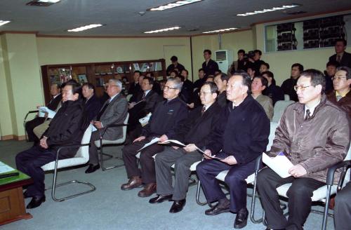 이한동 국무총리 농수산물도매시장 순시 이미지