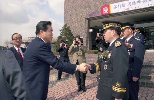 이한동 국무총리 제11기 소방간부후보생 졸업식 참석 이미지