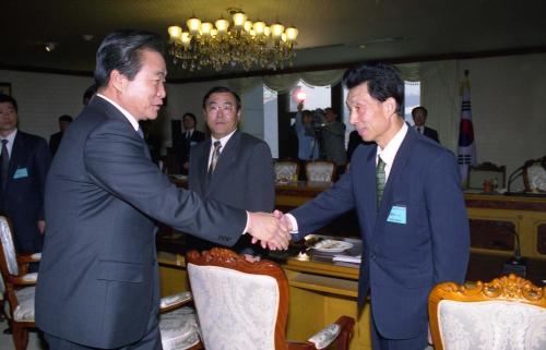 이한동 국무총리 한ㆍ중 민간경제협의회 제6차 합동회의 중국측 대표단 접견 이미지