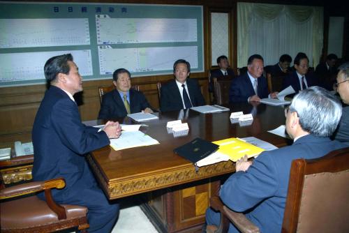 이한동 국무총리 월드컵 및 아시아경기대회 준비 상황보고 이미지