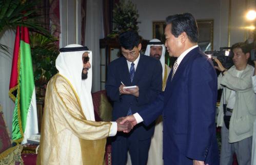 이한동 국무총리 Sheikh Zayed 아랍에미리트 대통령 예방 이미지