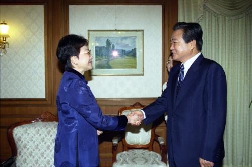 이한동 국무총리 떵롱 중국 국제우호연락회 부회장 접견 이미지