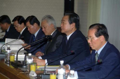 이한동 국무총리 방중 후속조치관계장관회의 참석 이미지