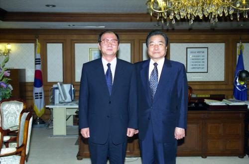 이한동 국무총리 하동만 경제조정관 임명장 수여식 이미지