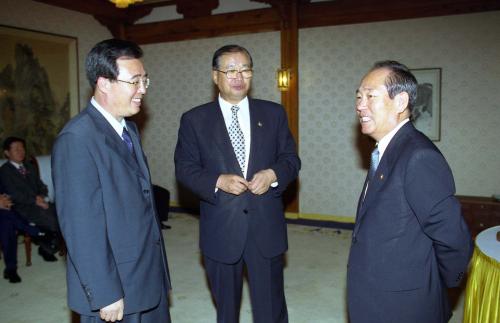 이한동 국무총리 전국시도의회 의장단 만찬, 기념촬영 이미지