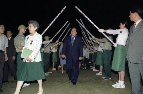 이한동 국무총리 제8회 걸스카우트국제야영대회 개영식 참석 이미지