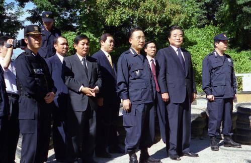 이한동 국무총리 서울지방경찰청 특공대 순시 이미지