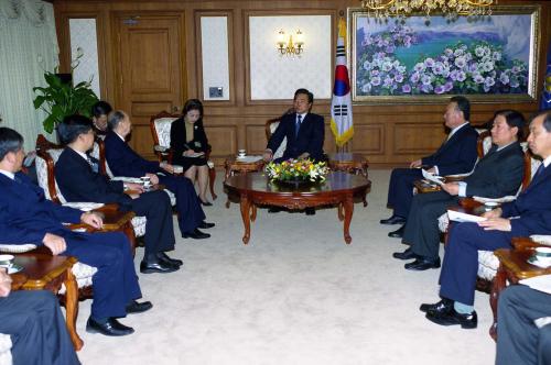 이한동 국무총리 마만기 중국 정협부주석 일행접견, 기념촬영 이미지