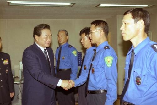 이한동 국무총리 교통정보센터 및 고속도로순찰대 순시 이미지