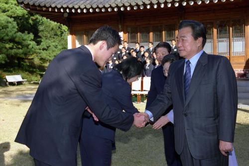 이한동 국무총리 해외봉사단원 접견 및 다과회 이미지