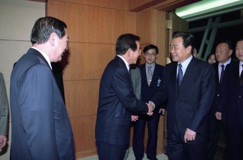 이한동 국무총리 제56차 UN총회 참석 환송행사 이미지