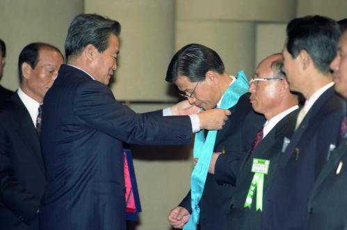 이한동 국무총리 제23회 에너지절약 촉진대회 참석 이미지