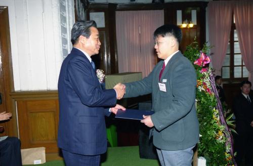 이한동 국무총리 제2회 전국한자교육진흥현상공모 시상식 참석 이미지