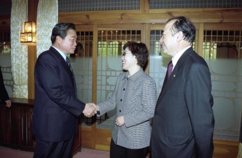 이한동 국무총리 제5차 고위당정정책조정회의 주재 이미지