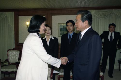 이한동 국무총리 응웬티항 베트남 노동사회부 장관 접견 이미지