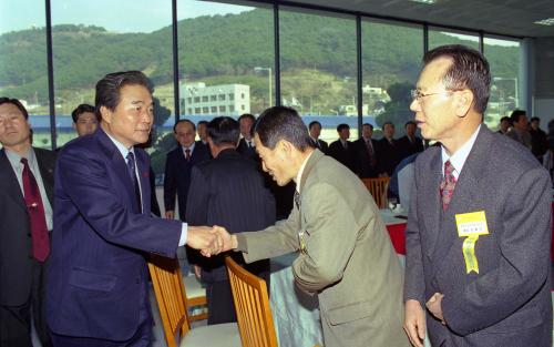 이한동 국무총리 수산업계 대표와의 간담회 이미지