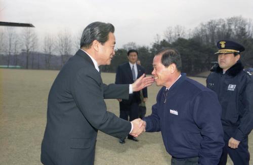 이한동 국무총리 한국도로공사 종합상황실 및 고속도로순찰대 순시 이미지