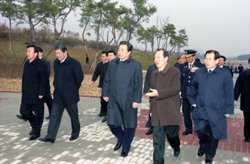 이한동 국무총리 오창과학산업단지 준공식 참석 이미지