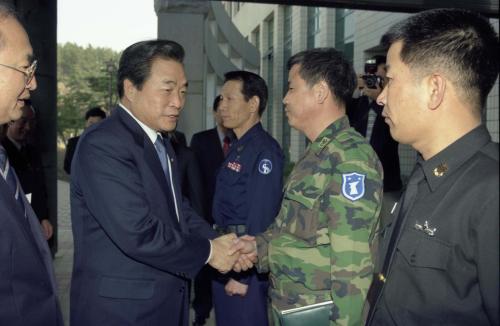 이한동 국무총리 한국발전교육원 방문 이미지