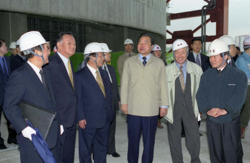 이한동 국무총리 국립중앙박물관 건립현장 방문 이미지