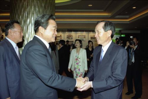 이한동 국무총리 극동문제연구소 개소 30주년 및 북한대학원 개원 5주년 기념 리셉션 참석 이미지