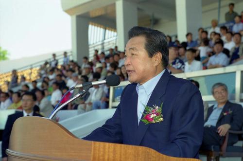 이한동 국무총리 한ㆍ폴란드 연예인축구대회 개회식 참석 이미지