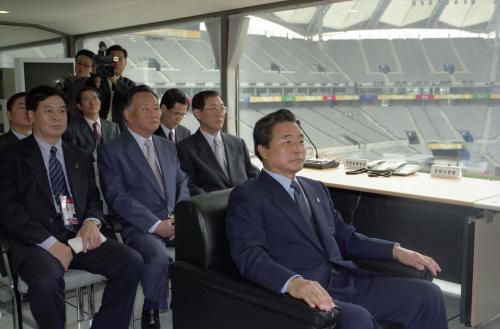 이한동 국무총리 상암월드컵경기장 순시 이미지