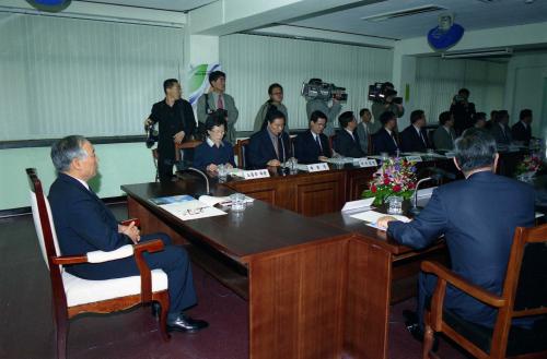 김석수 국무총리 제37회 전국기능경기대회 참관 이미지