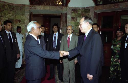 김석수 국무총리 Iajuddin Ahmed 방글라데시 대통령 예방 이미지