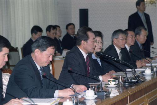 고건 국무총리 대구지하철 사고대책 관계장관회의 주재 이미지